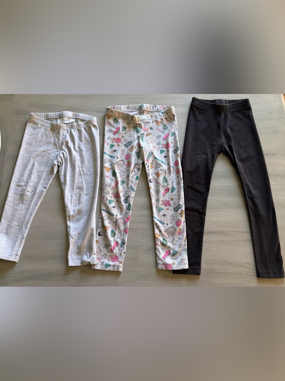Little Girl's Legging Bundle Size 4/5 Grey w/bows, Black, Fun Print. Cat & Jack